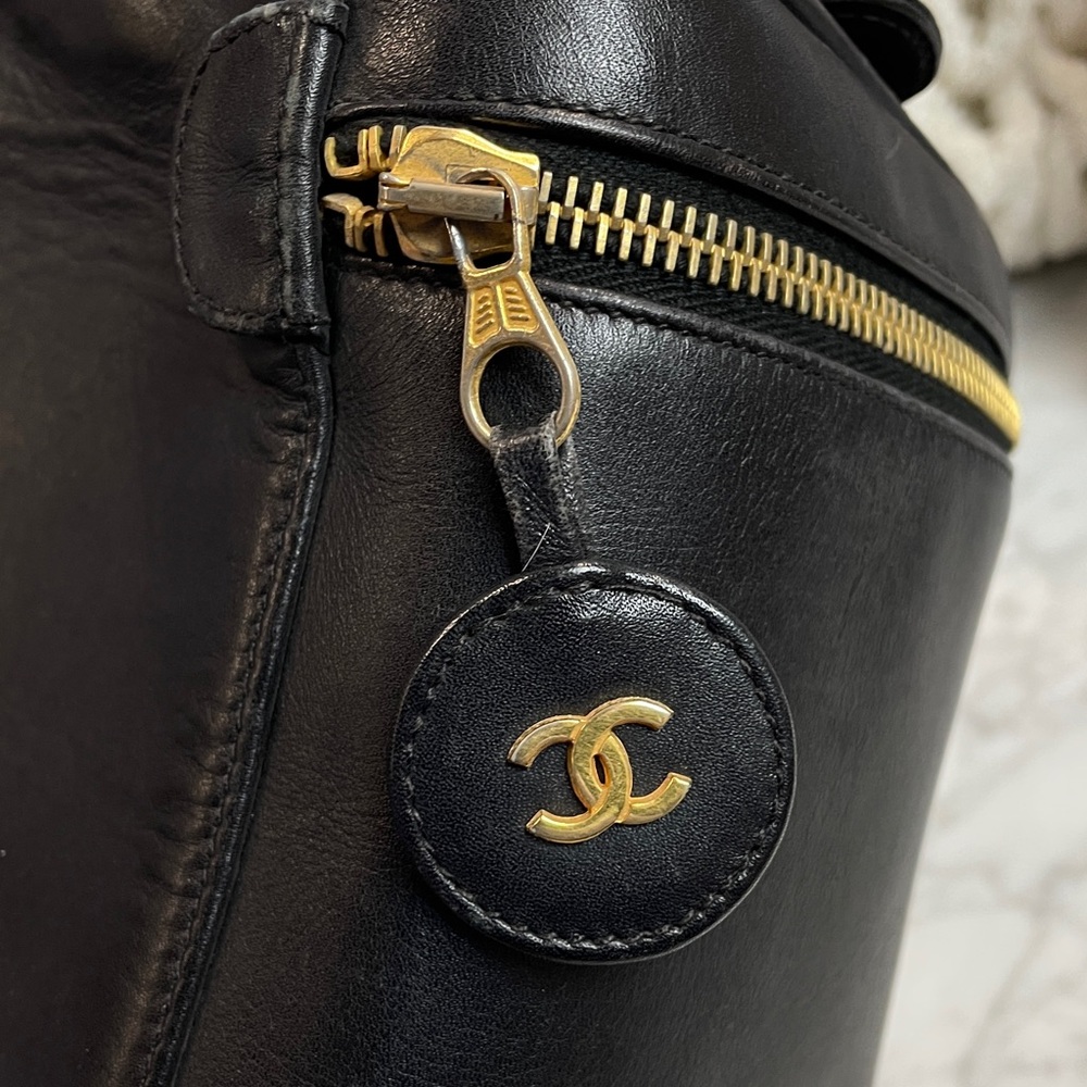 Chanel Vanity Handbag - Picture 6 of 11
